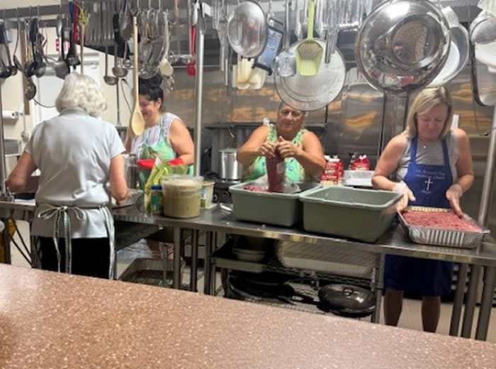 CMS volunteers - Resurection house cooking